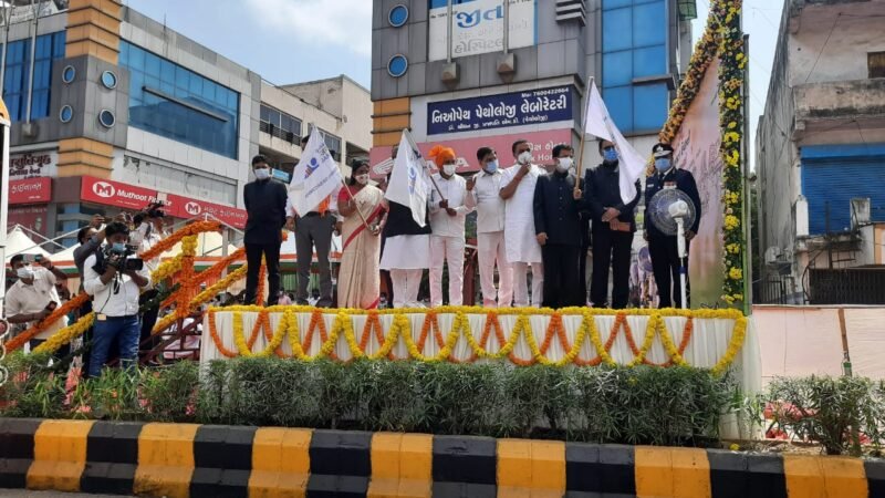 JBM’s ECO-LIFE 100% Electric Air-Conditioned city buses flagged off by Shri Kirit Parmar, Mayor Ahmedabad on the occasion of 75th Independence Day