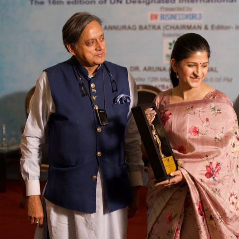 Sakshi D Jain (Founder, Nazrana by Radisson Blu-Kaushambi) receives the prestigious ‘Entrepreneur Category Award at 16th Edition of the UN Designated International Women's Day " from Dr. Shashi Tharoor